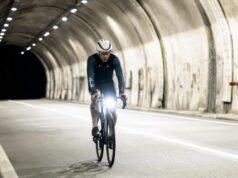 Bersepeda dan mendaki gunung ski. Dia menempuh jarak hampir 250 kilometer dalam sebelas jam… Jocelyn Verdenal dari Alsatian mencetak rekor baru