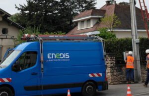 instalasi listrik yang memasok perusahaan senjata dibakar