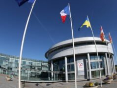 Kebijakan. Anggota parlemen memilih untuk meninggalkan Alsace dari Grand Est namun jalan legislatif masih panjang