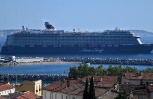 Lingkungan. Di Marseille, kapal besar akan dapat mematikan mesin dan menyambung ke jaringan listrik