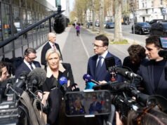 Reli Nasional pada titik tertingginya satu tahun sebelum pemilu