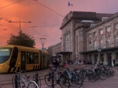 stasiun lumpuh total pada sebagian pagi hari