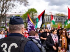 Kebijakan. Mahasiswa “menduduki” kampus untuk menuntut pencabutan UU Yadan