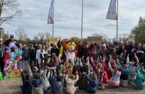 Morsbronn-les-Bains. Didiland dan Kiwanis mengundang 218 anak untuk pembukaan taman tersebut