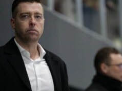 Hoki es. Michal Duras kembali untuk musim kedua di bangku cadangan Étoile Noire