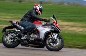 Sepeda motor baru. QJ Motor berani meluncurkan mobil sport 421 cc 4 silinder