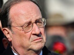 Kebijakan. François Hollande meminta anggaran berikutnya sebesar 49,3, sebelum pemilihan presiden