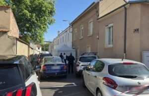 Loire. Seorang polisi bunuh diri di jalan dengan senjata dinasnya, di Roanne