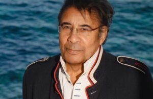 “Menulis menyadarkan saya akan apa yang saya alami”