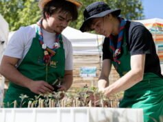 Strasbourg. Pertanian perkotaan 48 jam memberikan instruksi untuk mendaur ulang sampah hijau