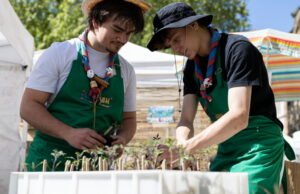 Strasbourg. Pertanian perkotaan 48 jam memberikan instruksi untuk mendaur ulang sampah hijau