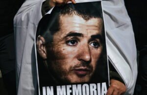 penyerangnya akan diadili atas pembunuhan sehubungan dengan perusahaan teroris