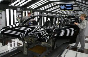 di pabrik Stellantis, penataan ulang Peugeot 408 tidak cukup untuk meyakinkan masa depan