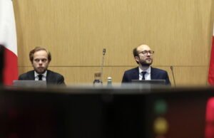 komisi penyelidikan mengadopsi laporan kontroversial oleh Charles Alloncle