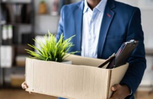 “Bersikap baiklah, pecat aku”, mengapa anak-anak muda ini bermimpi diusir?