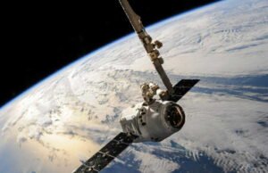 Starlink milik Elon Musk kehilangan satelit, yang terfragmentasi di luar angkasa