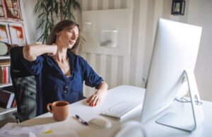 Bekerja jarak jauh dan tatap muka: mengapa penting untuk memikirkan kembali organisasi dan beban kerja?