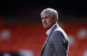 Mantan manajer Barcelona mengenang aksi bersepeda Pique yang terkenal – ‘Apakah Anda sadar kami punya dua bek tengah?’